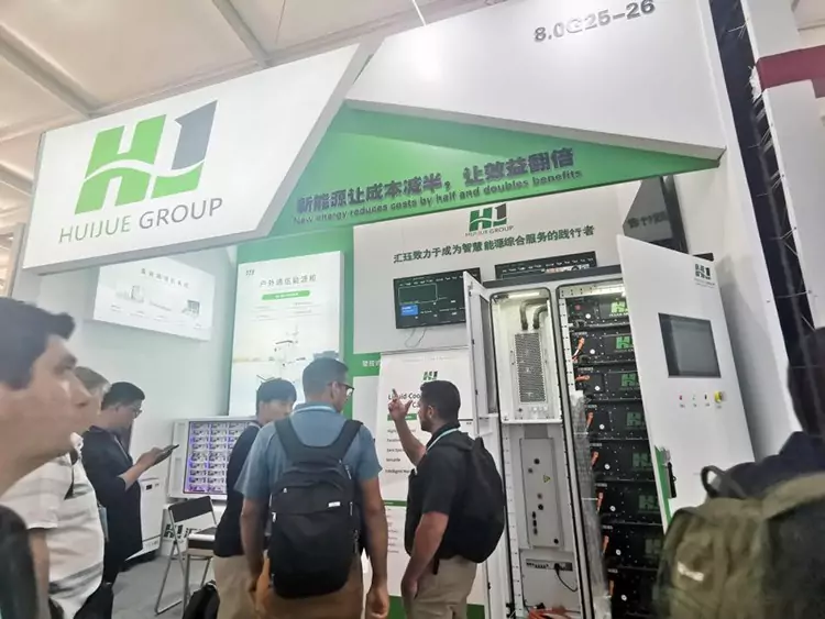 汇珏科技集团广交会首日引关注——折叠光伏集装箱成焦点