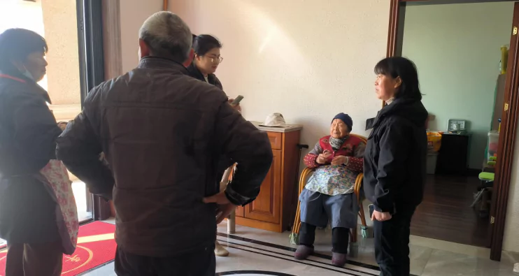 汇珏科技集团出资助力陶宅村百岁老人家具换新传递敬老温情