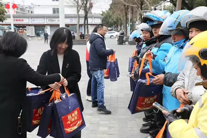 暖“新”行动心意满满，“骑”乐融融共迎新春