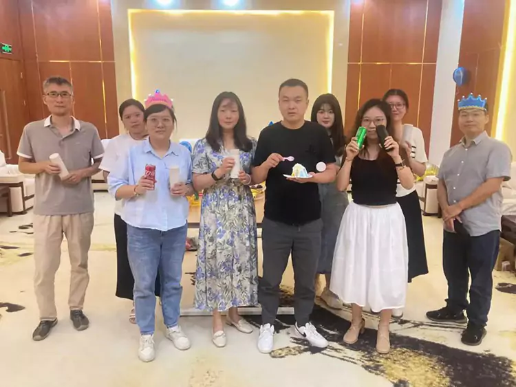 浪漫夏日,喜辰共乐 汇珏网络8月员工生日会