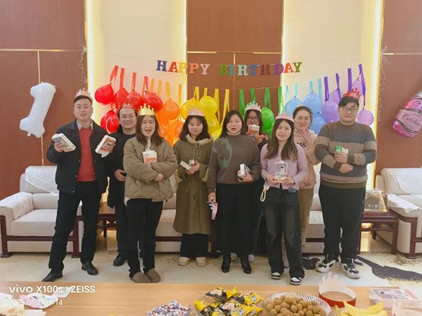 用心、暖心、开心，2025年第一个生日会！