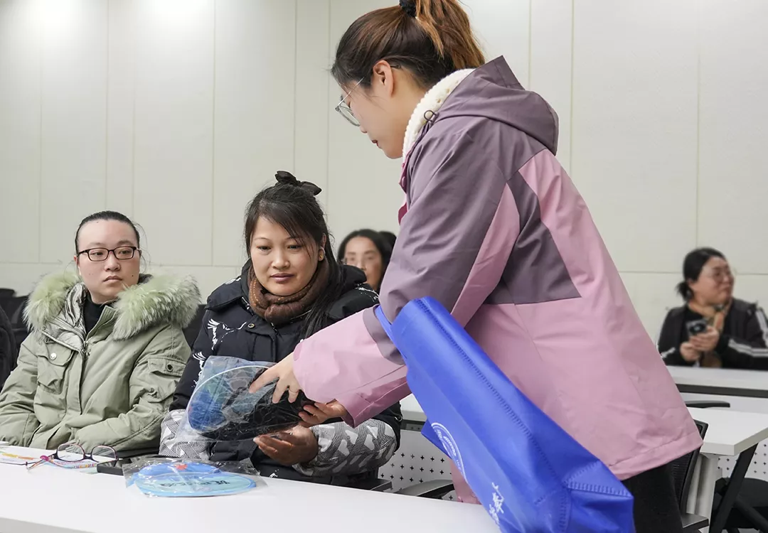 青村政府走进我司开展反电信网络诈骗安全知识专题讲座