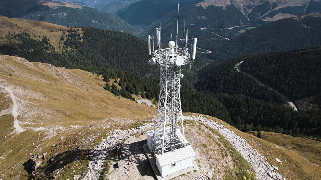 6G新突破:多站多智能超表面(RIS)组网,让通信无处不在